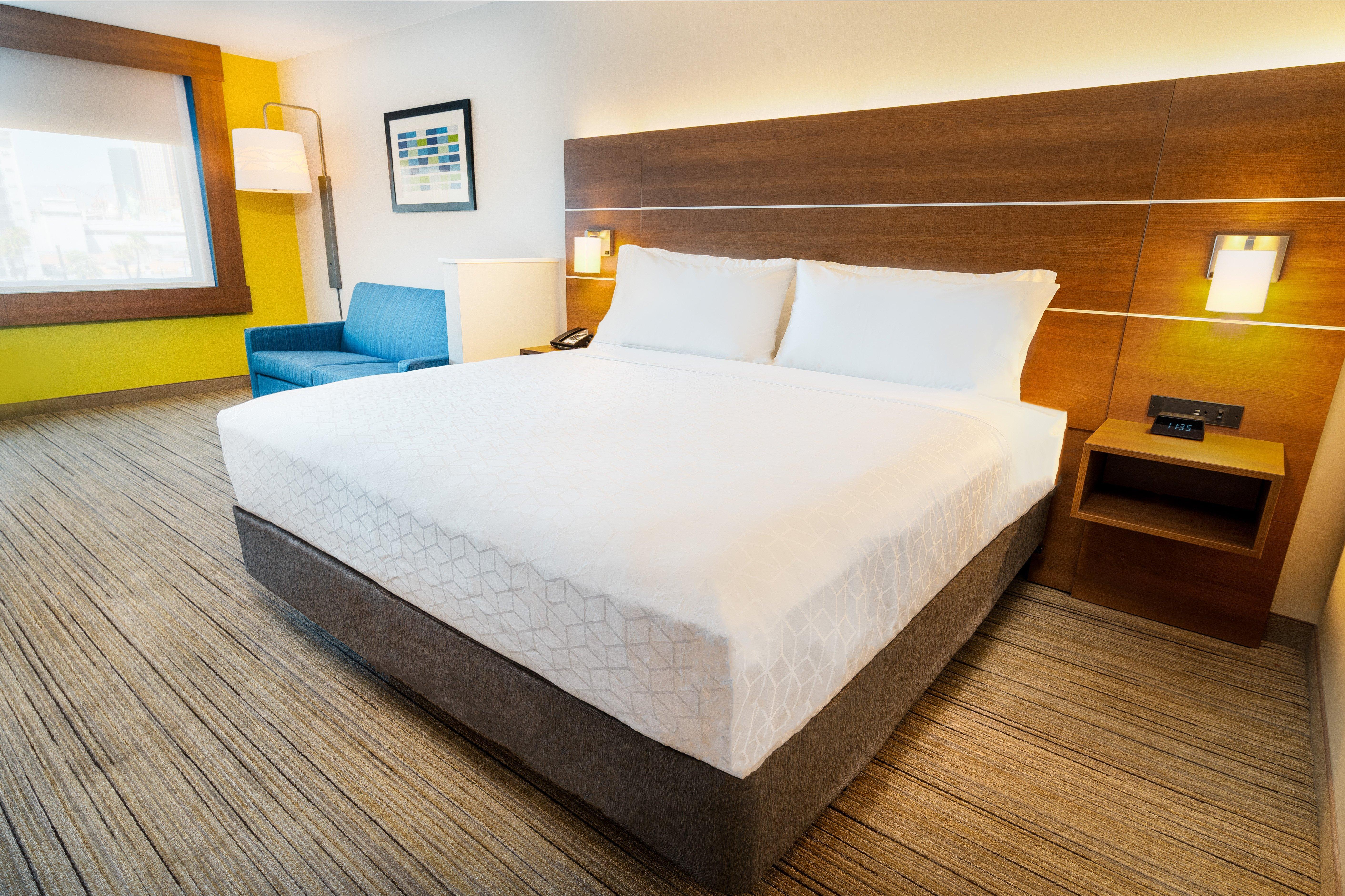 Holiday Inn Express & Suites - Las Vegas - E Tropicana By Ihg Exterior foto
