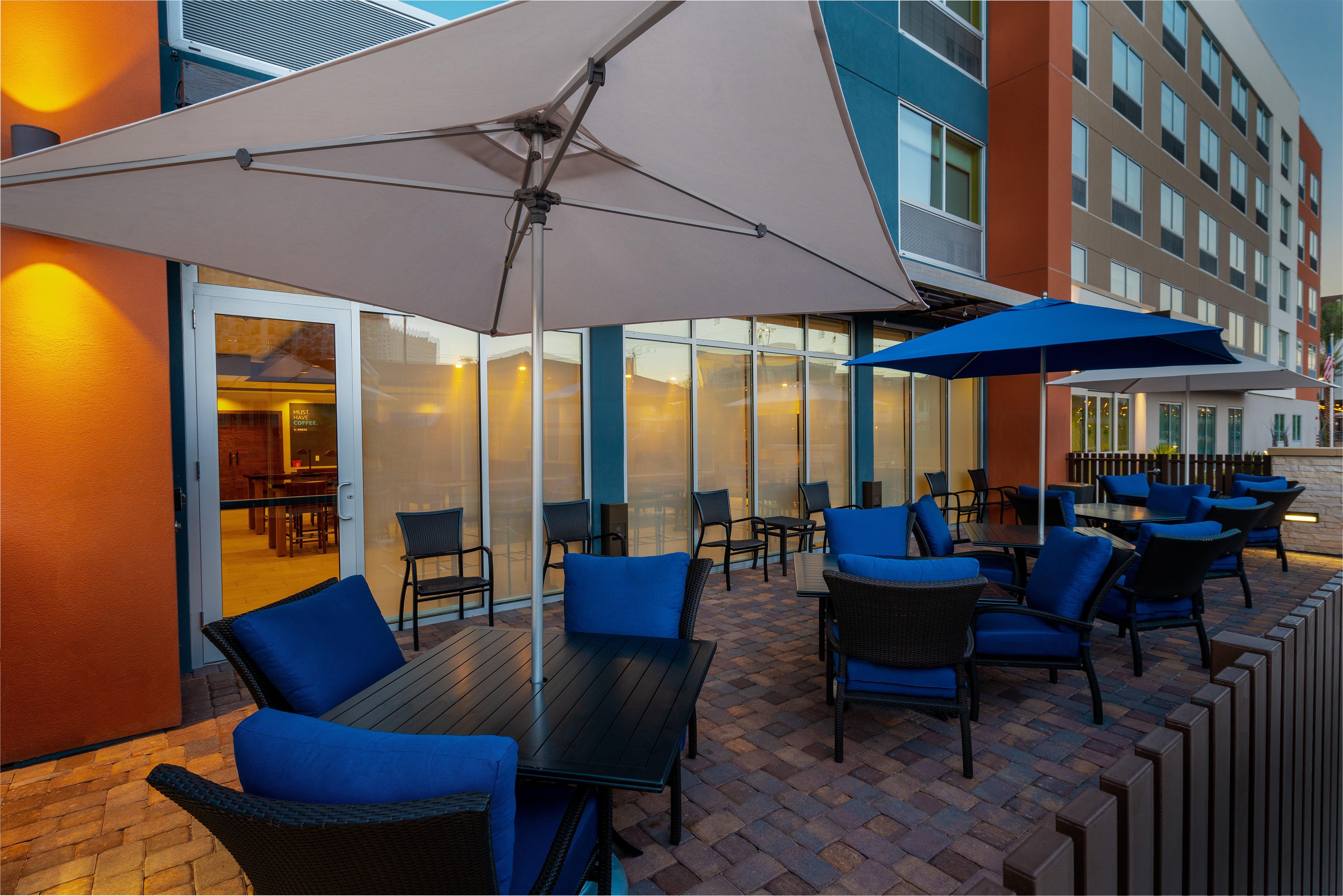 Holiday Inn Express & Suites - Las Vegas - E Tropicana By Ihg Exterior foto